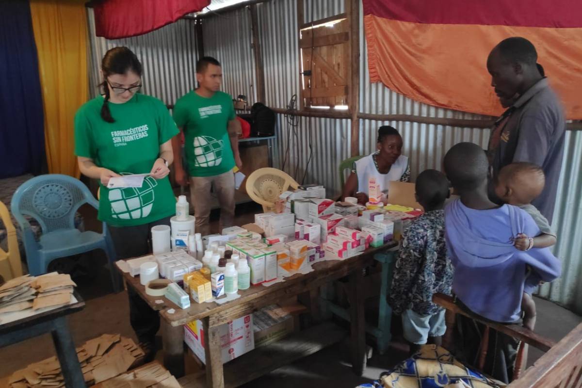 Farmacéuticos Sin Fronteras llega a 19 pases a través de su programa de donaciones Banco de Medicamentos con el envo de fármacos y material sanitario.
